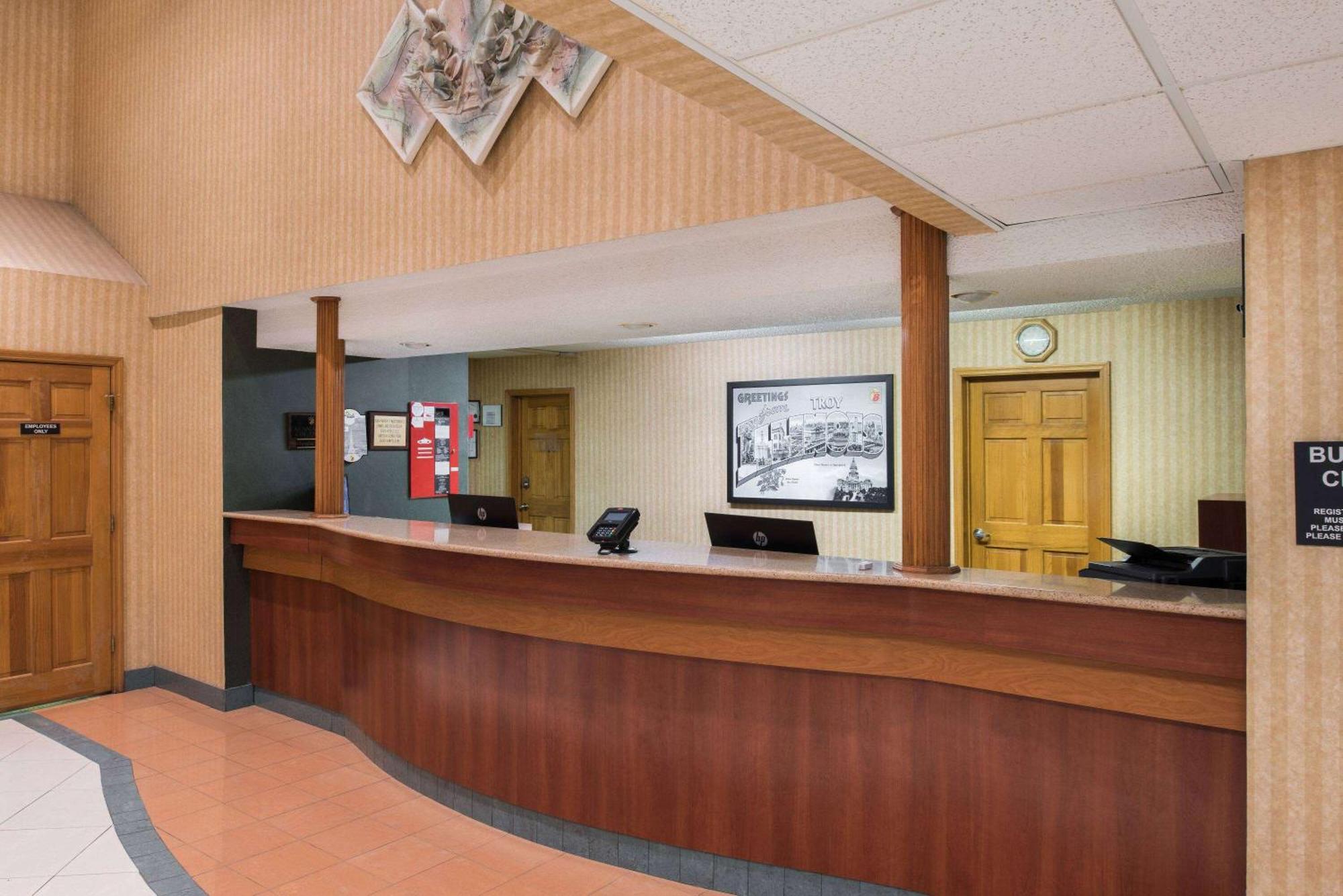 Hotel Super 8 By Wyndham Troy Il/St. Louis Area Esterno foto